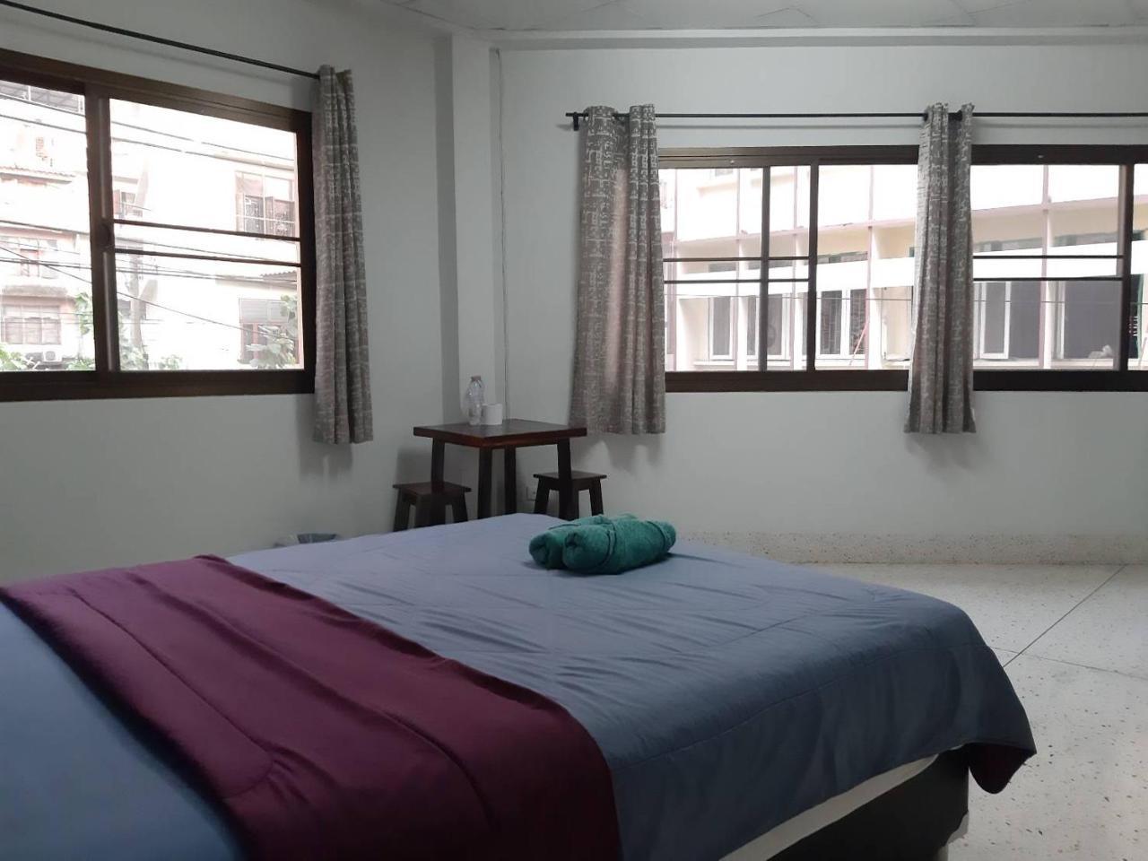 D&N Hostel Bangkok Exterior photo