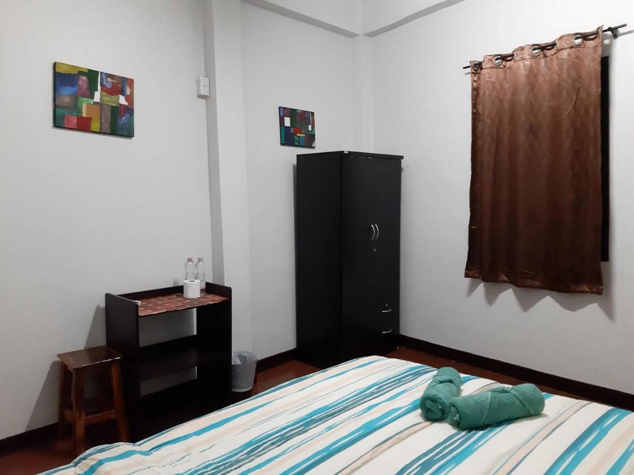 D&N Hostel Bangkok Exterior photo