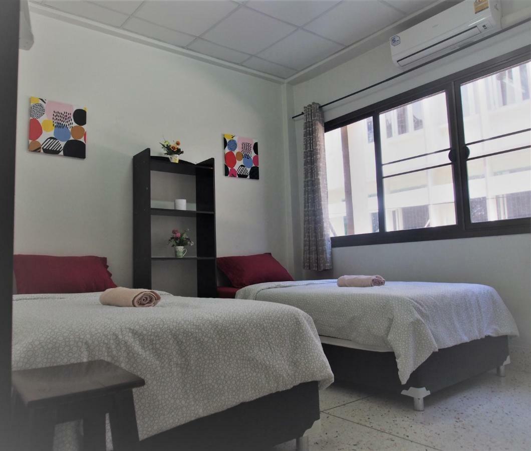 D&N Hostel Bangkok Exterior photo