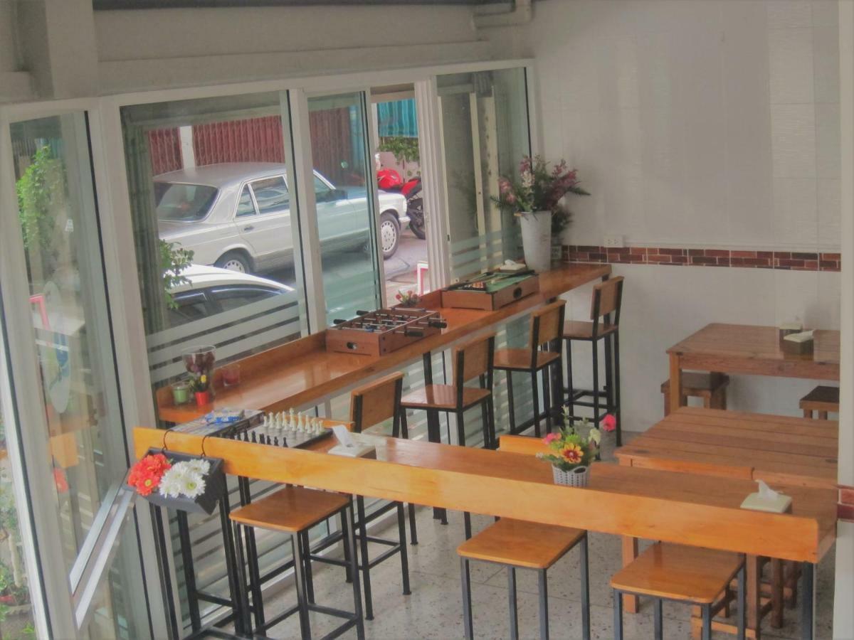 D&N Hostel Bangkok Exterior photo