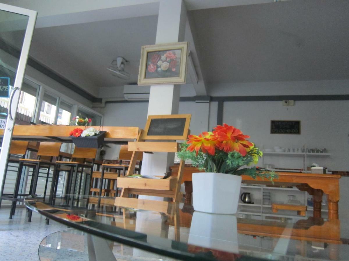 D&N Hostel Bangkok Exterior photo